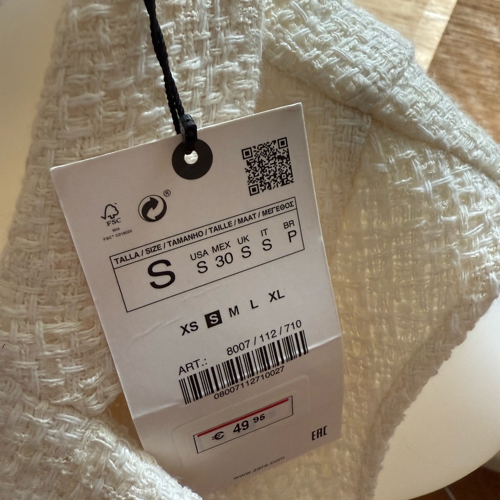 Zara Textured Cream Vest with Buttons - Picture 6 of 6